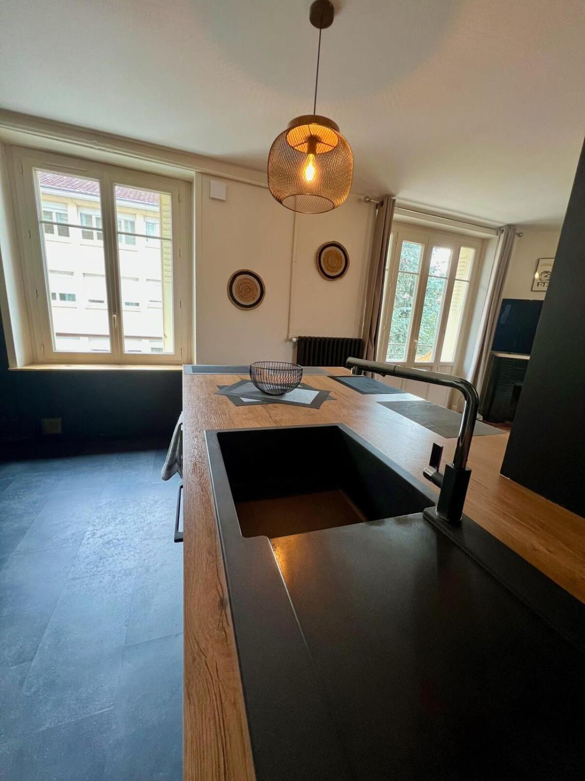 Casa Brune - T3 En Centre Ville - Proche Gare Brive-la-Gaillarde Kültér fotó